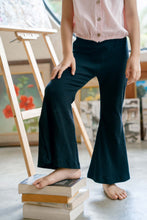 Afbeelding in Gallery-weergave laden, Cutbray / Flare Pant Monocrome

