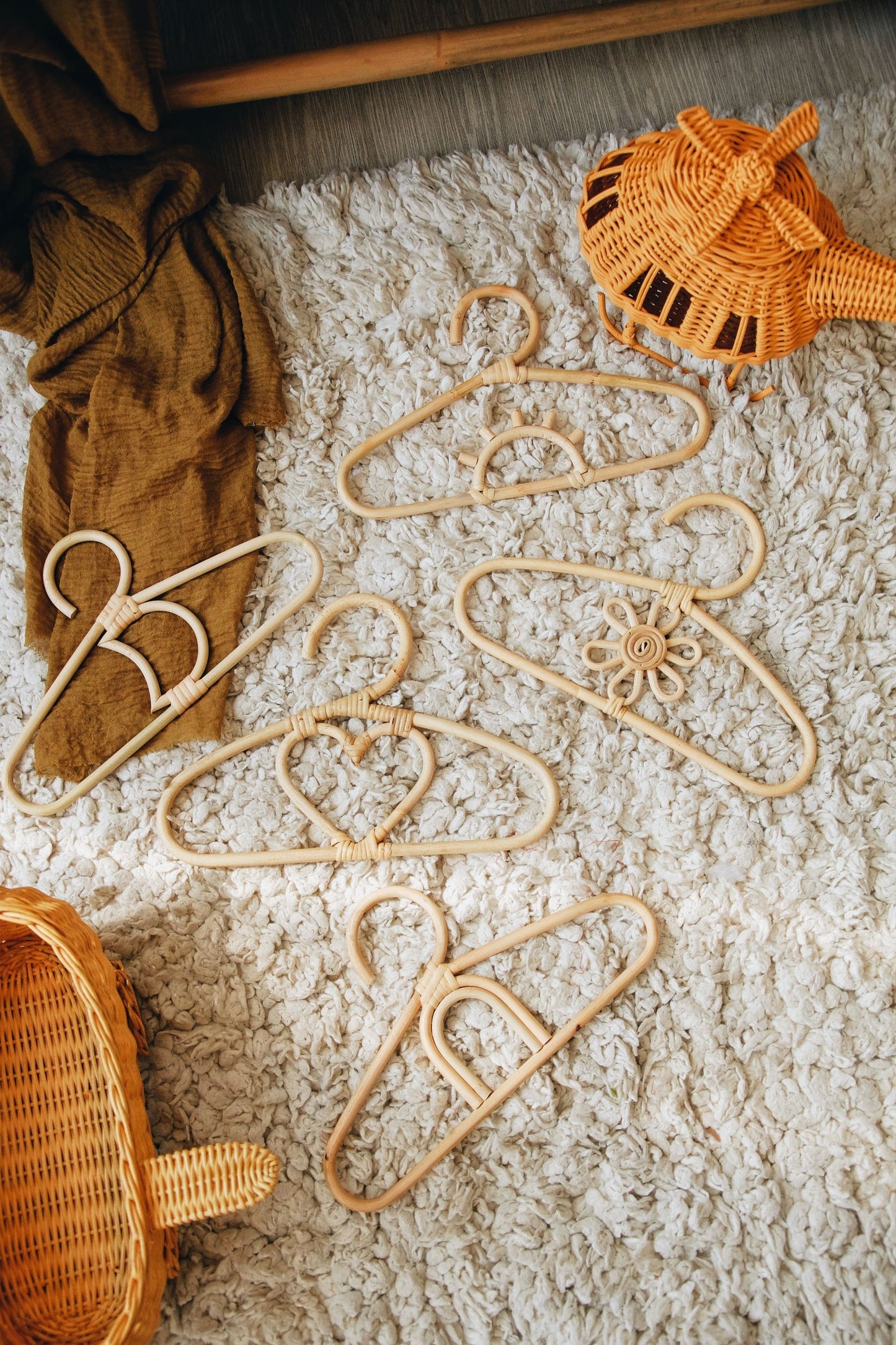 FLOWER & HEART HANGER