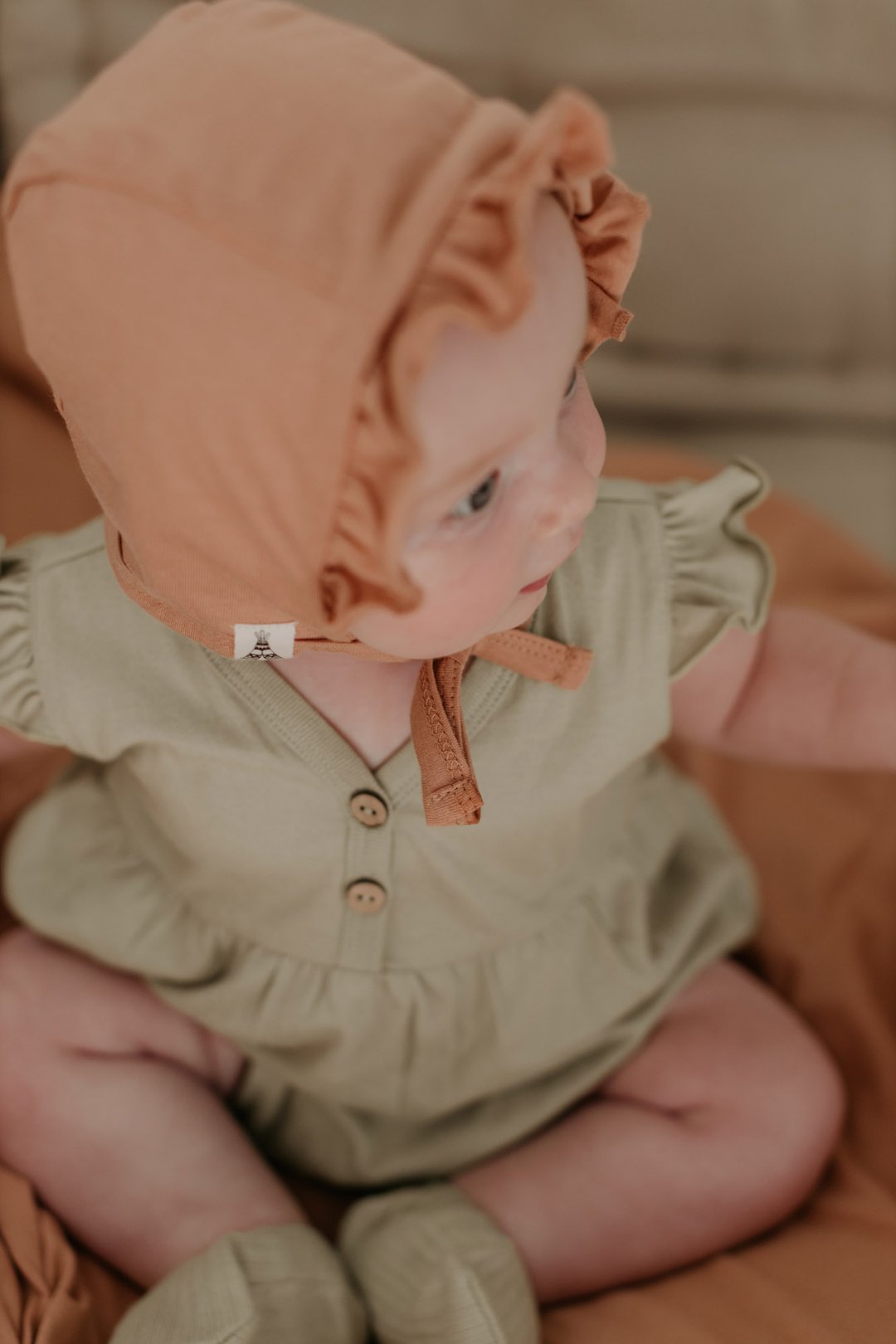 BONNET RUFFLE